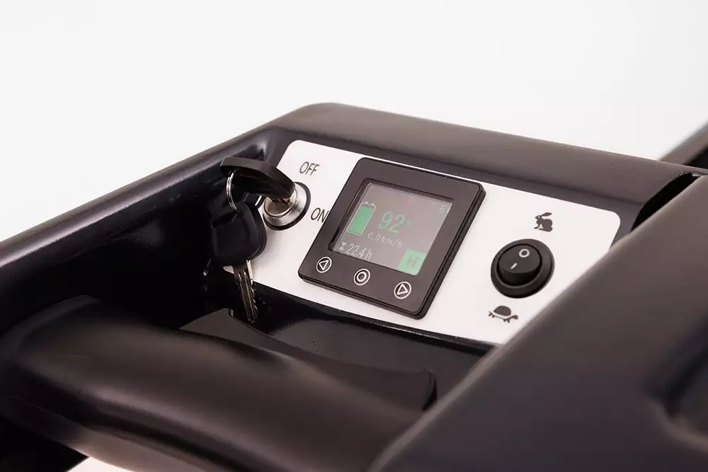 Painel LCD SMART 5,6 polegadas Clark S-Series — monitoramento de bordo e controle por senha
