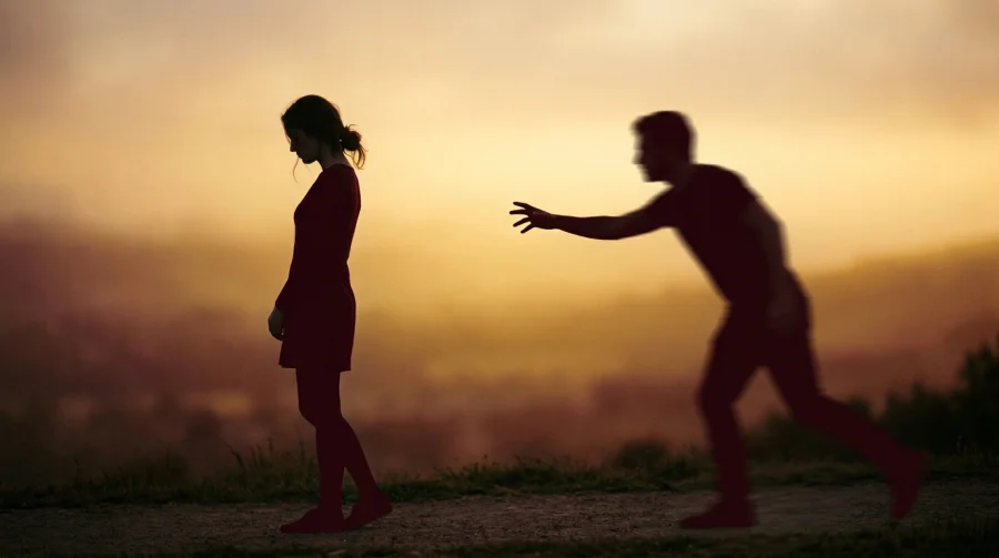 Casal em distancia emocional, ciclo de dependencia